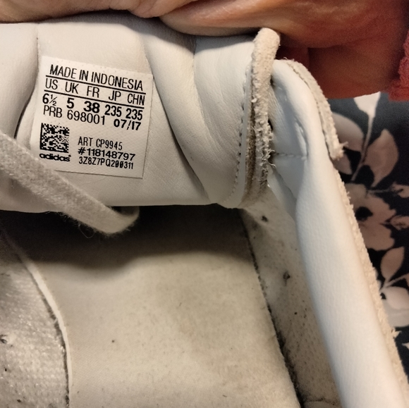 Metal toe Adidas Superstar size 6.5 - Picture 4 of 7